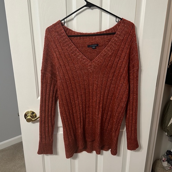 American Eagle V-neck Sweater - Picture 1 of 2
